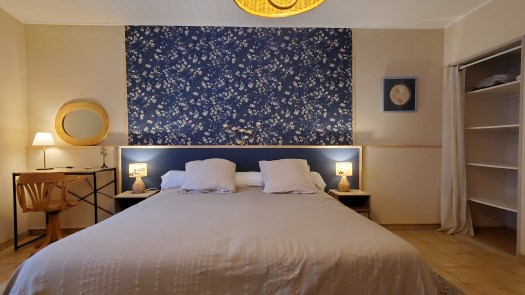 Chambre avec literie confortable 160 × 200 ou 2 × 80 × 200